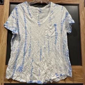 GAP ForeverSoft Blue Tie Dye V Neck Pocket Tee Size M